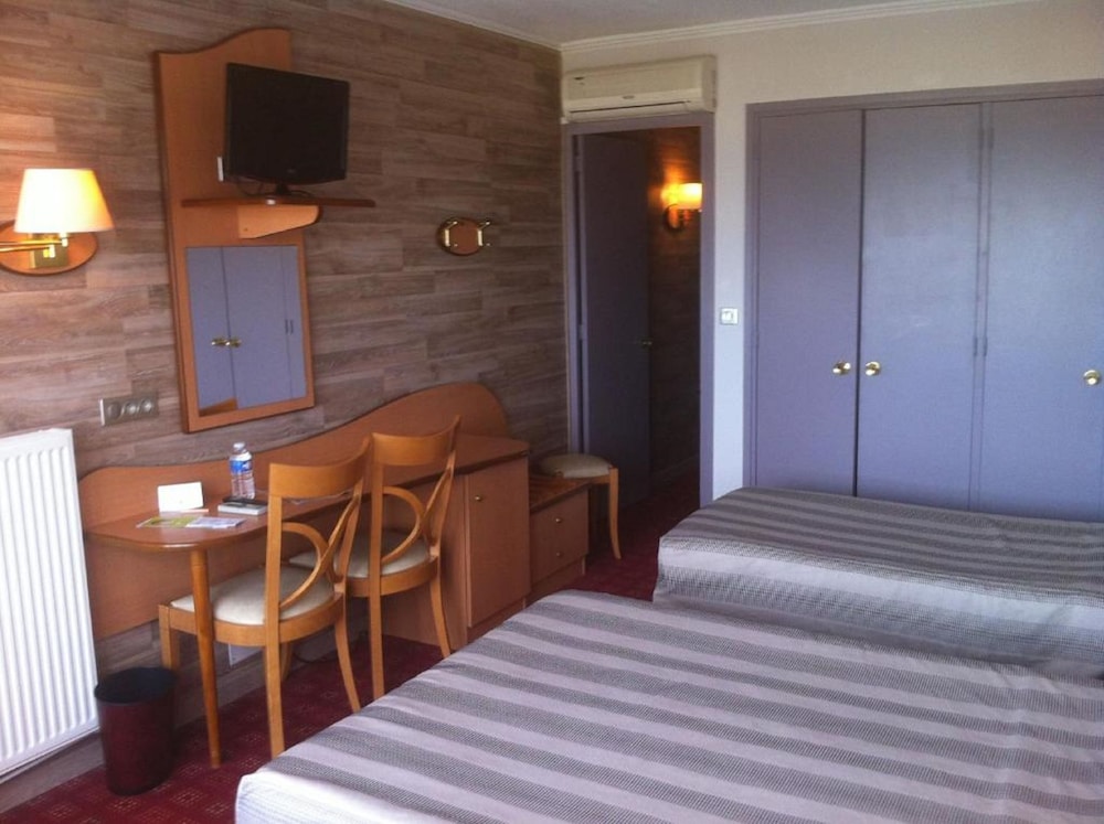 Superior Triple Room, Sea View - Photo 3