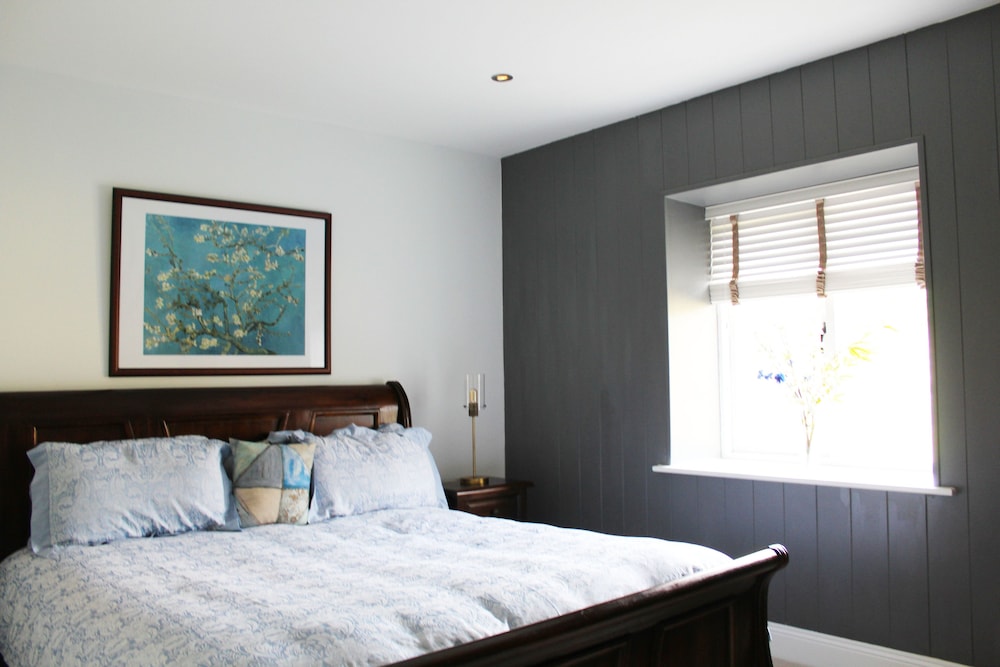 Superior Room, 1 King Bed, Garden View