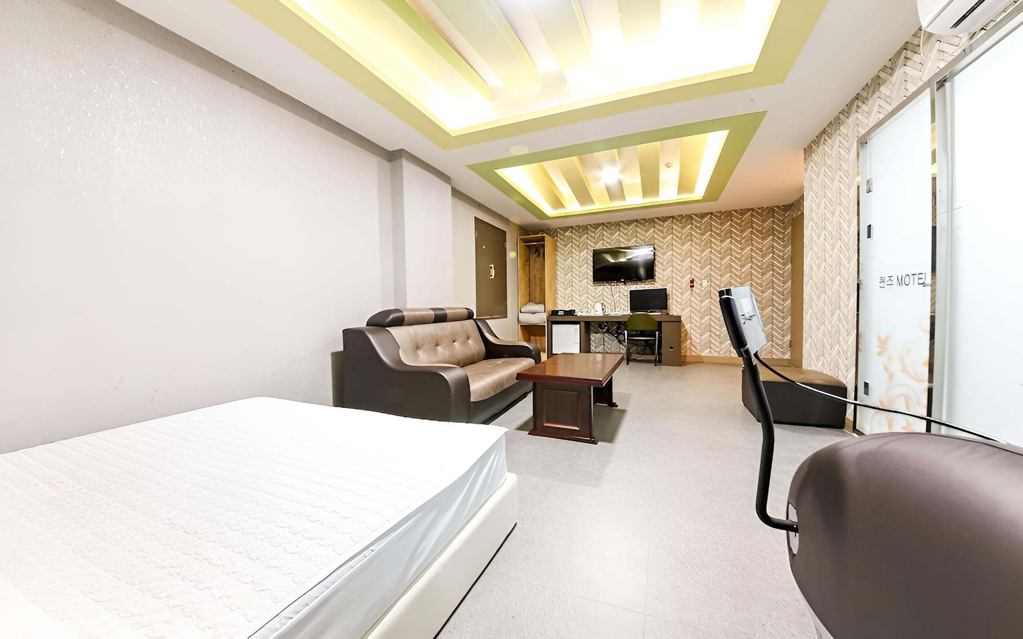 Room (Premium (based on 2 people/on-site pa) - Photo 7