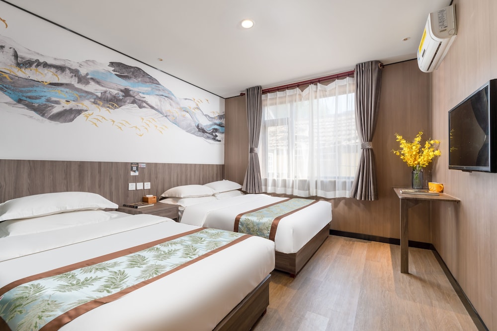 Deluxe Triple Room, Multiple Beds, Non Smoking, Executive Level
