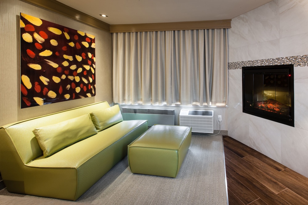Executive Suite, 1 King Bed photo 2
