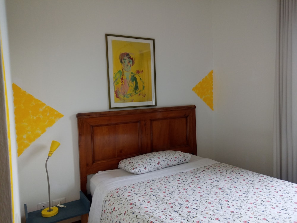 Single Room, Valley View
