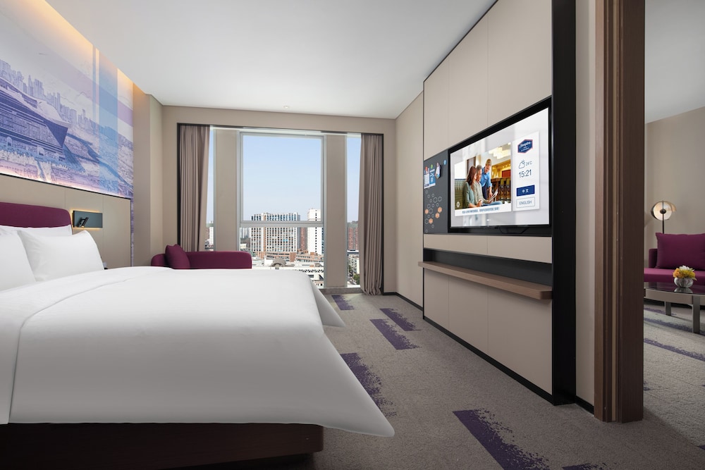 Executive Suite, City View