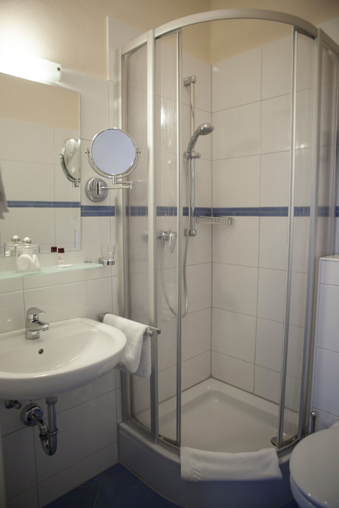 Double Room - Photo 6
