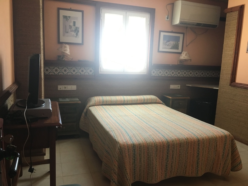 Double or Twin Room photo 3