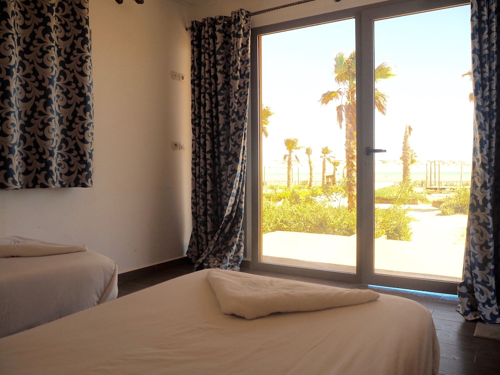 Sea View Bungalow photo 1