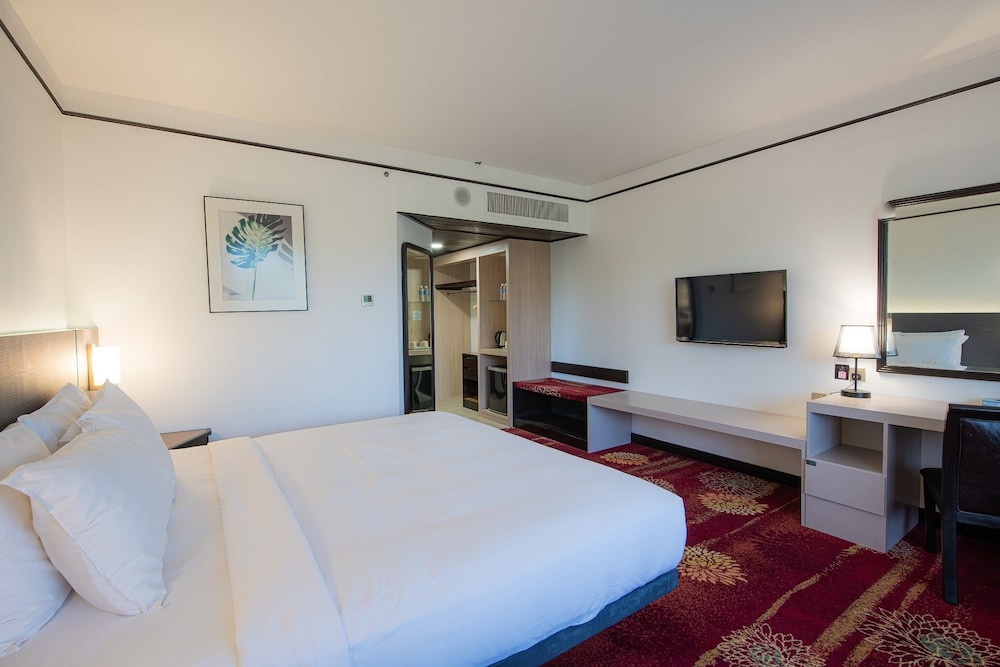 Superior King Room - Photo 3
