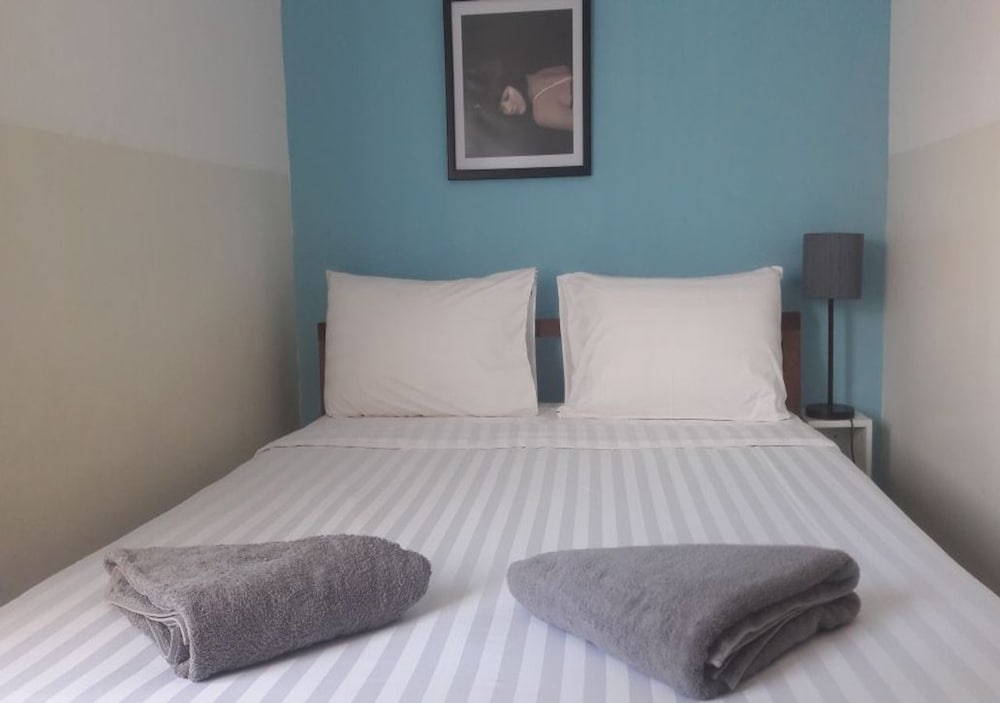 Standard Single Room, 1 Queen Bed