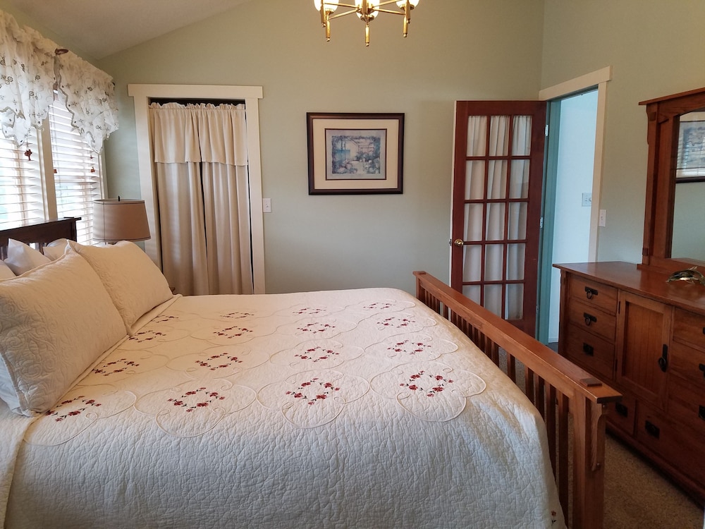 Signature Penthouse, 2 Bedrooms, Ocean View photo 3