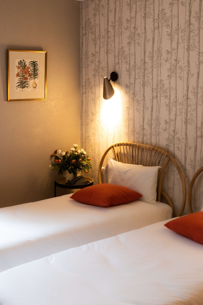 Classic Room, 2 Twin Beds, Non Smoking - Photo 1