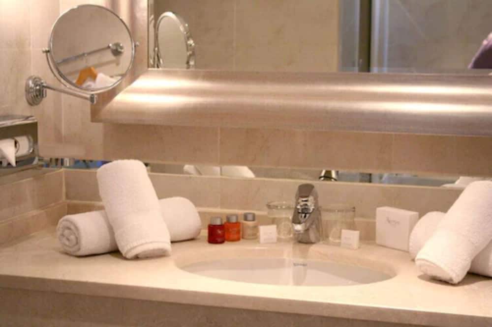 Suite - Photo 5