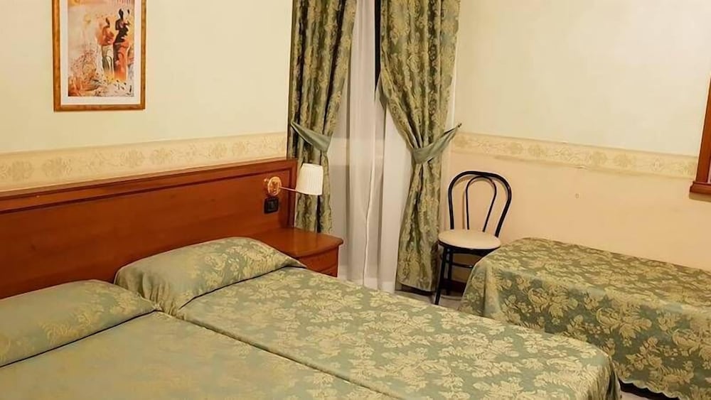 Room, 2 Bedrooms, Connecting Rooms, Park View photo 1