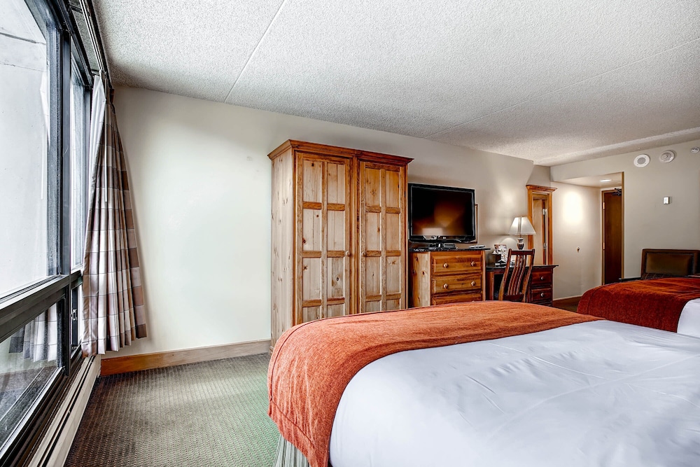Room, 2 Queen Beds - Photo 8