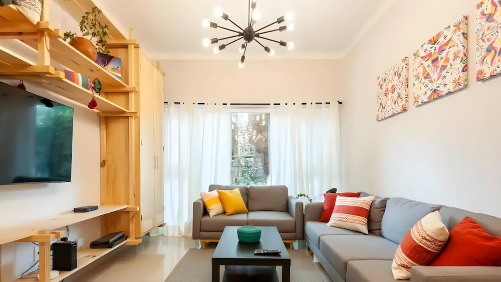 Deluxe Apartment, 3 Bedrooms photo 2