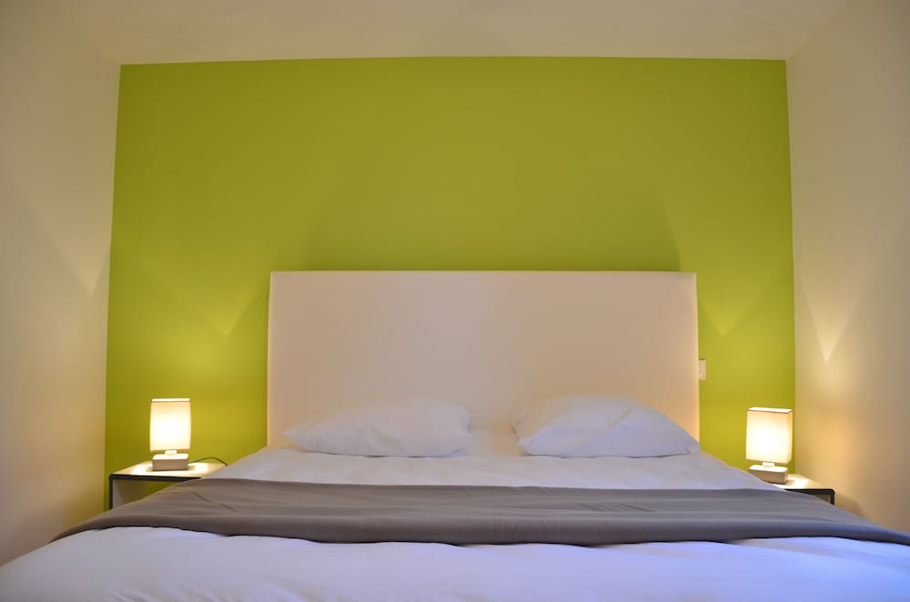 Double Room (Jade)