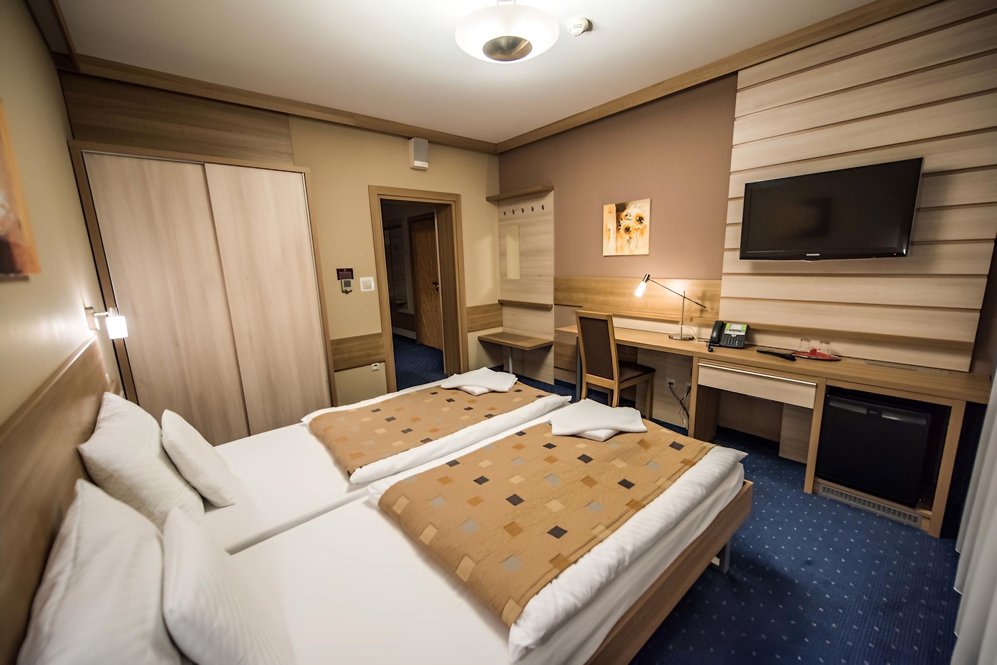 Standard Double Room, 1 Queen Bed, Mountain View photo 1