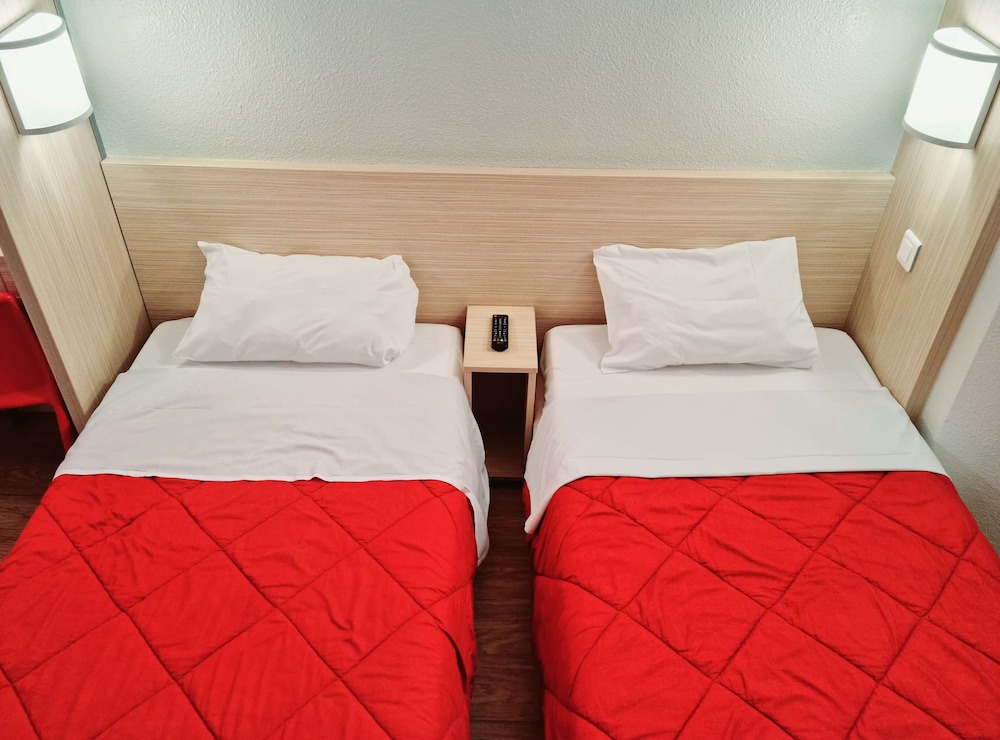 Standard Room, 2 Twin Beds - Photo 3