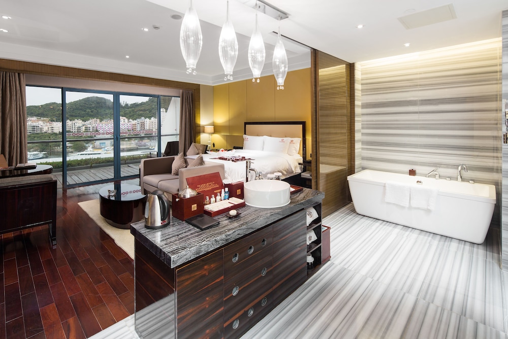 Moonlight Sea View Room