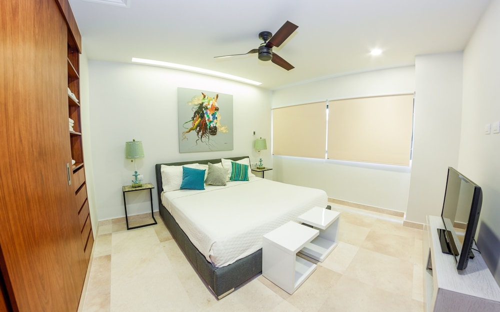 Deluxe Apartment, 1 King Bed, Concierge Service