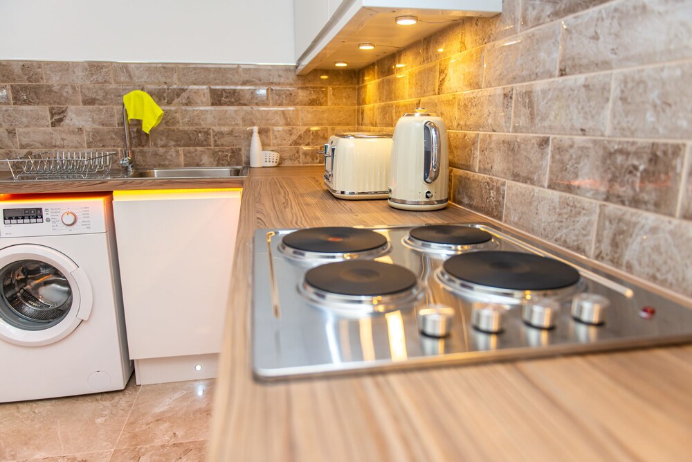 Executive Apartment, Accessible, Private Bathroom (Jacuzzi - Apartment 1) - Photo 56