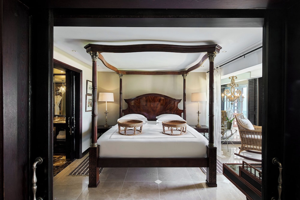Luxury Sea Facing Suite - Photo 29