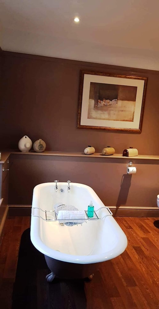 Luxury Double Room, Ensuite (Bath and Shower) photo 3
