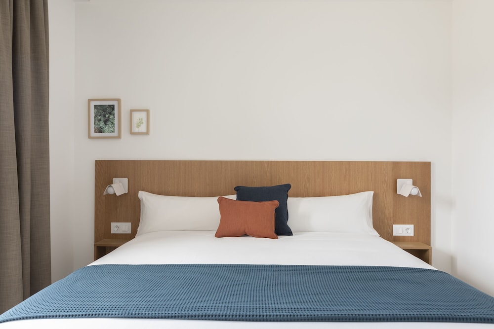 Apartment, 2 Bedrooms, Sea View - Photo 9