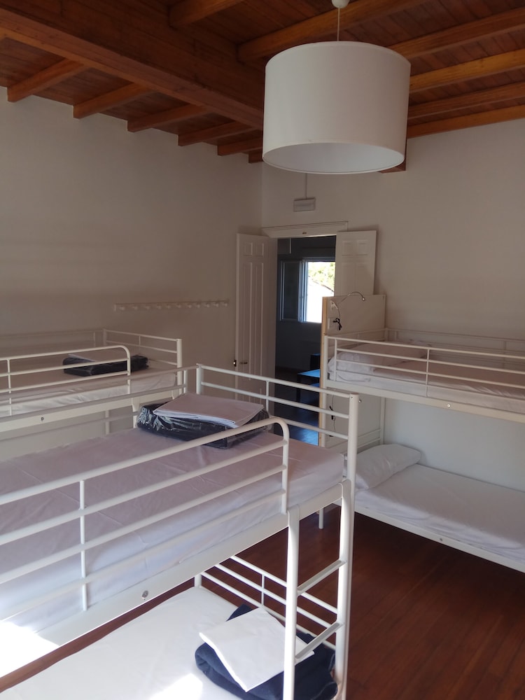 Shared Dormitory, Mixed Dorm, Shared Bathroom (1 Bed In Room With 3 Bunk Beds)