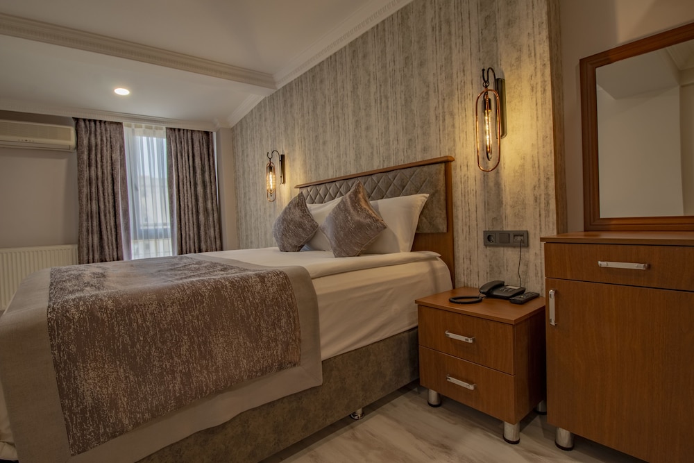 Double Room (Double Bed & Sofa Bed) photo 2