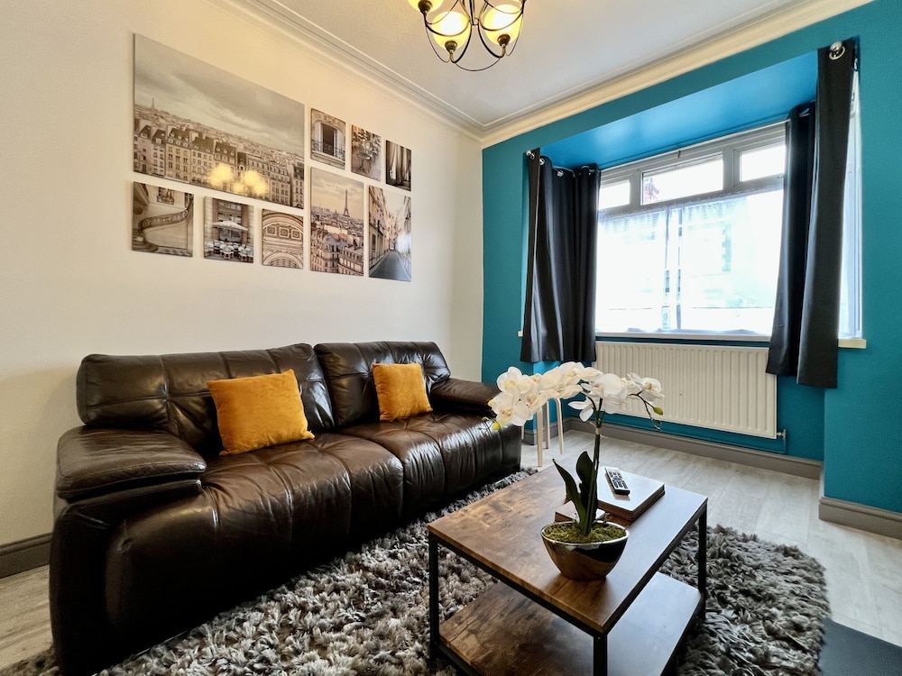 Family House photo 1