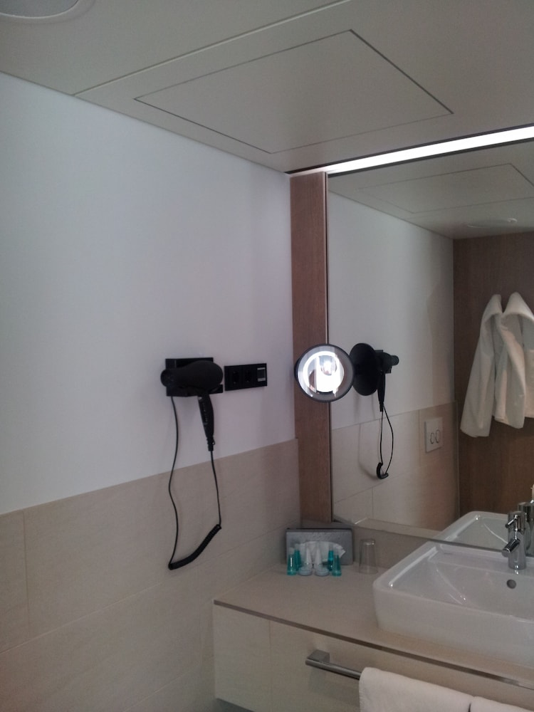 Junior Studio Suite, City View - Photo 8