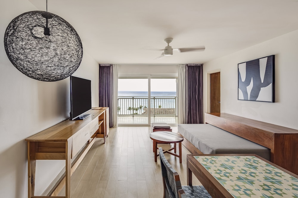 Suite, 1 King Bed, Non Smoking (Master) - Photo 5