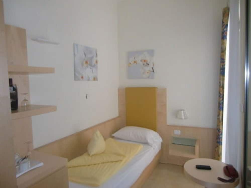 Single Room, Balcony photo 1