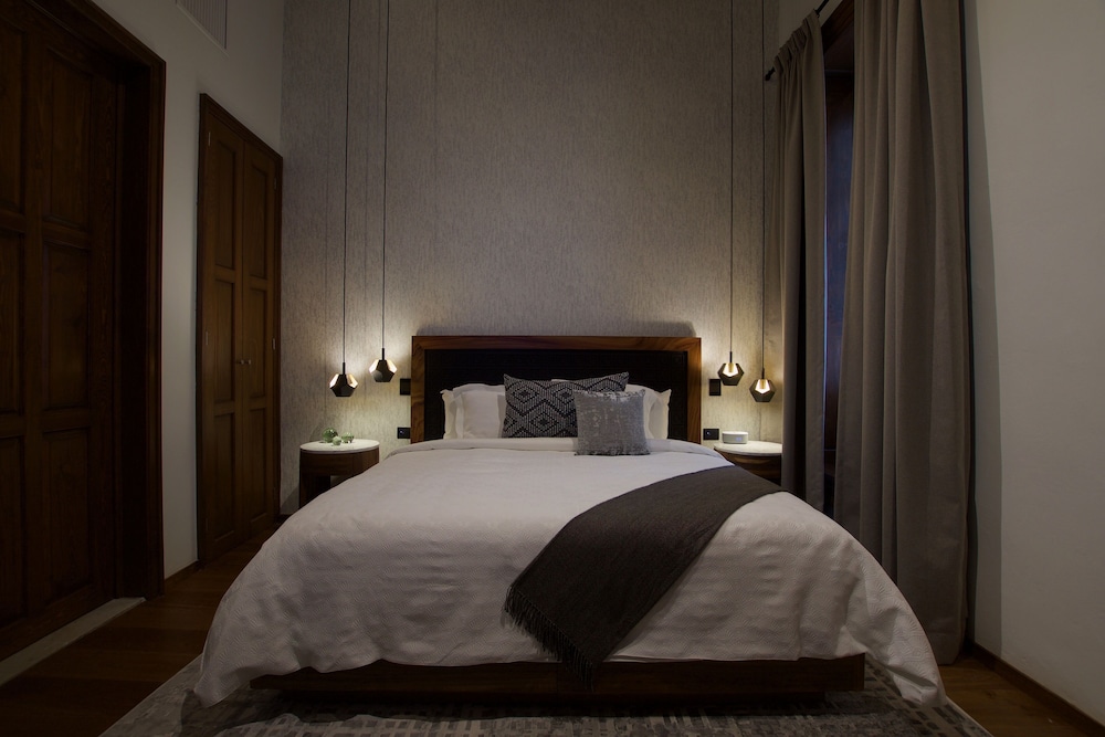 Suite - Photo 2