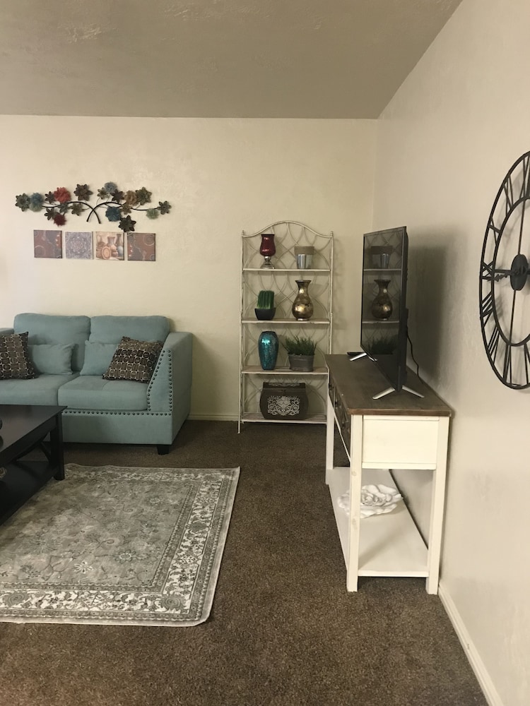 Premium Condo, 1 Bedroom, Kitchen (Unit W5) photo 2