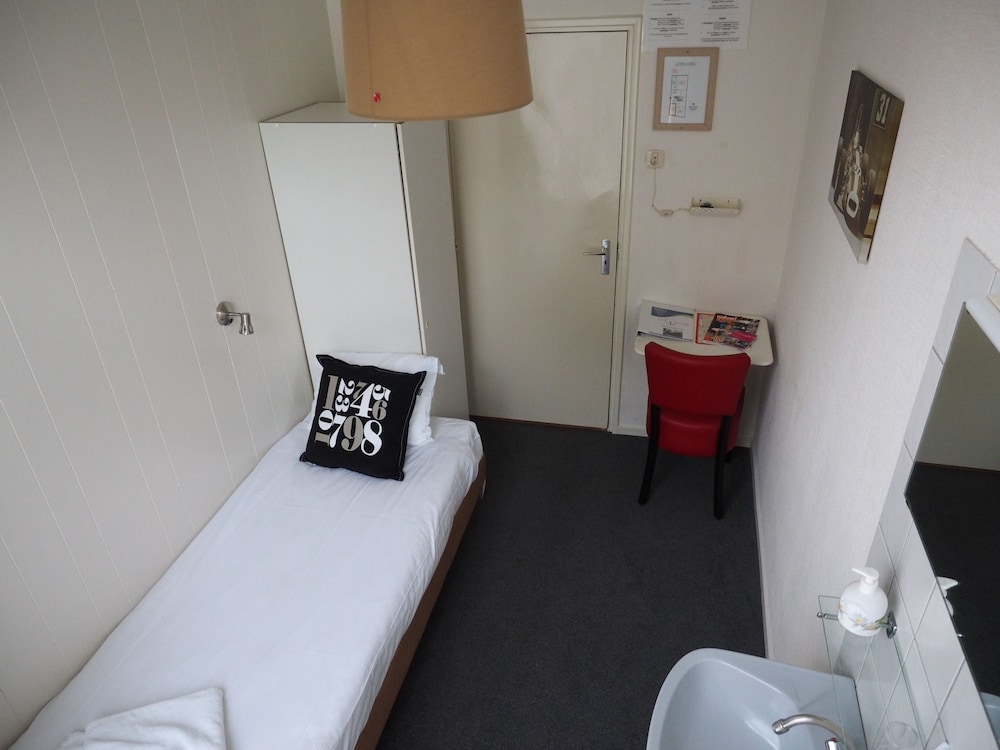 Economy Single Room, Shared Bathroom