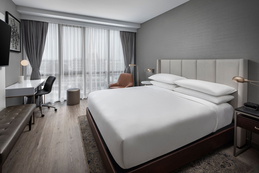 Deluxe Single Room, 1 King Bed - Photo 1