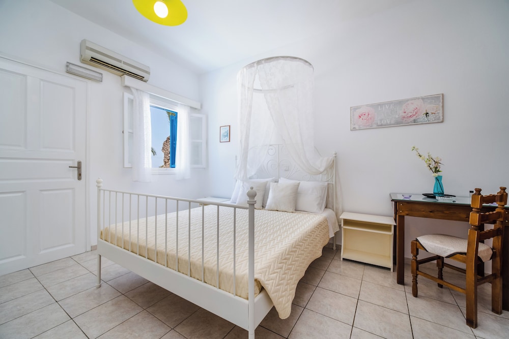 HONEYMOON SUITE WITH SEA VIEW FOR 2 PERSONS