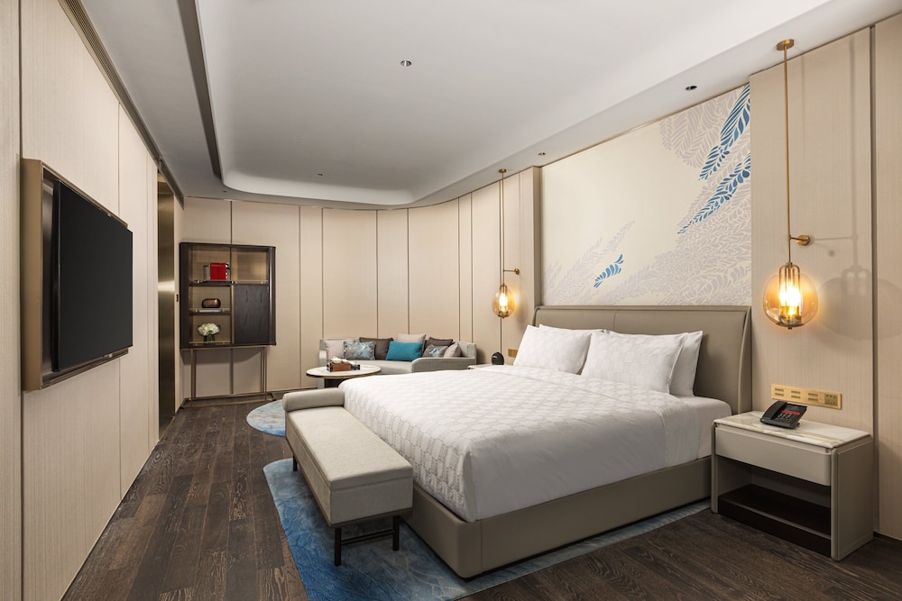 Suite, 1 Bedroom, Club Lounge Access (Dining, Kitchenette)