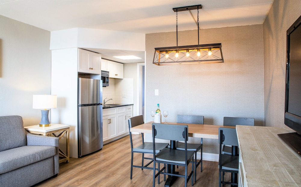 Family Suite, 1 Bedroom, Kitchenette, Ocean View