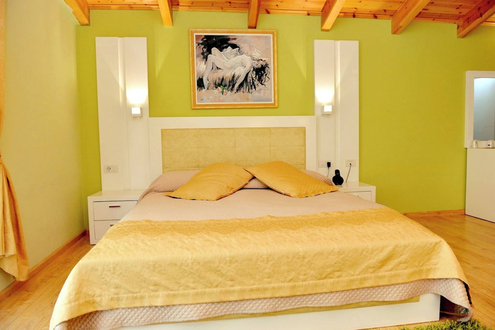 Comfort Double Room, City View