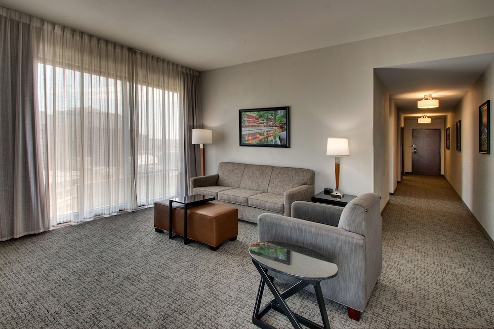 Suite, 1 King Bed with Sofa bed, Refrigerator & Microwave (2 Rooms, Upper Floor) - Photo 9