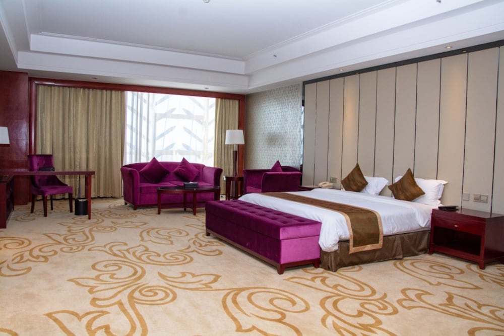 Deluxe Suite photo 2