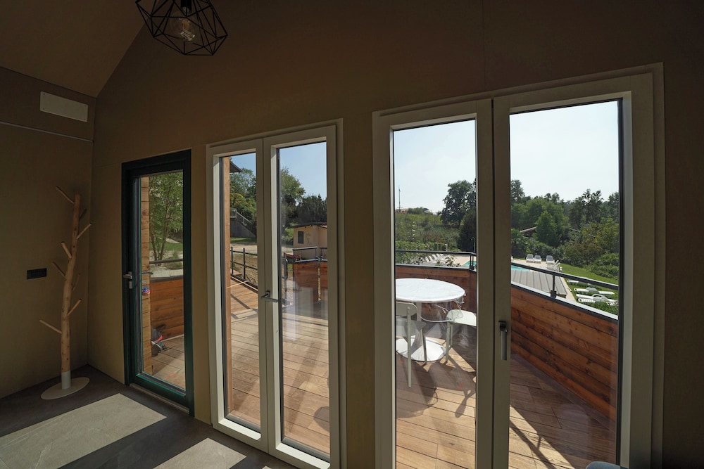 Tree House, Pool View photo 3