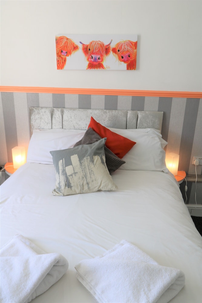 Standard Double Room, Ensuite, City View thumbnail 5