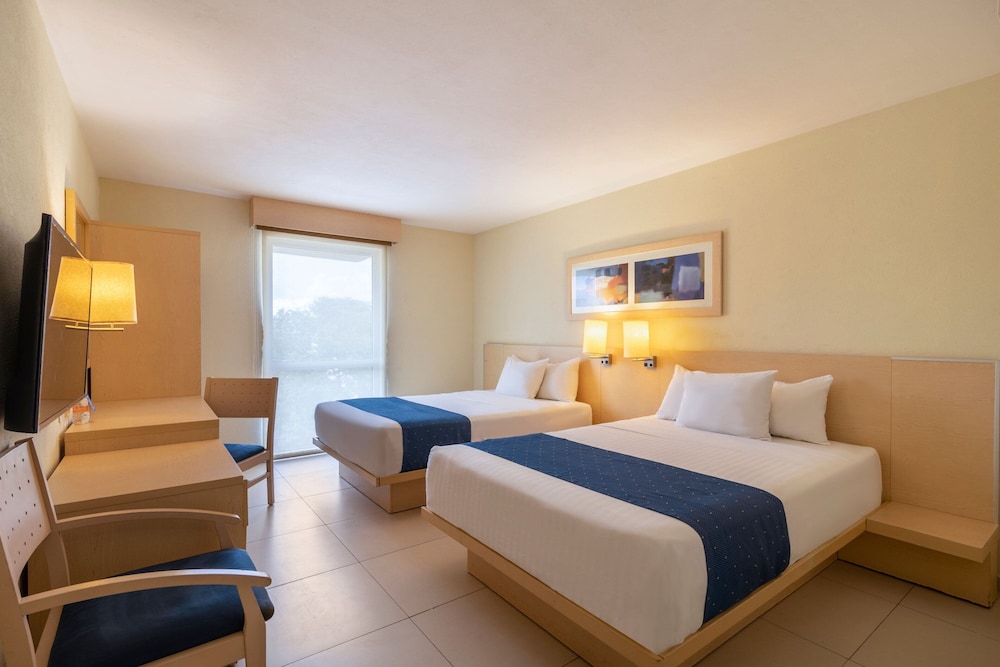 Room, 2 Double Beds - Photo 1