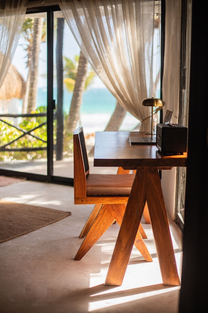 OCEANFRONT VILLA WITH PRIVATE POOL - Photo 7