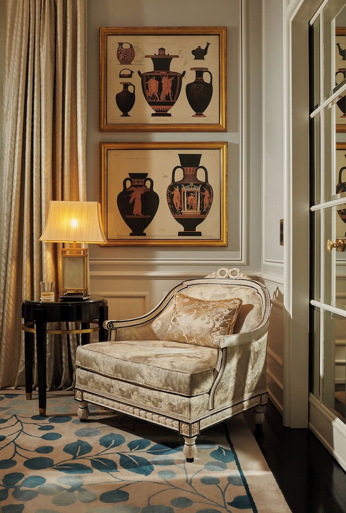 Suite, Lakeside (Corner)