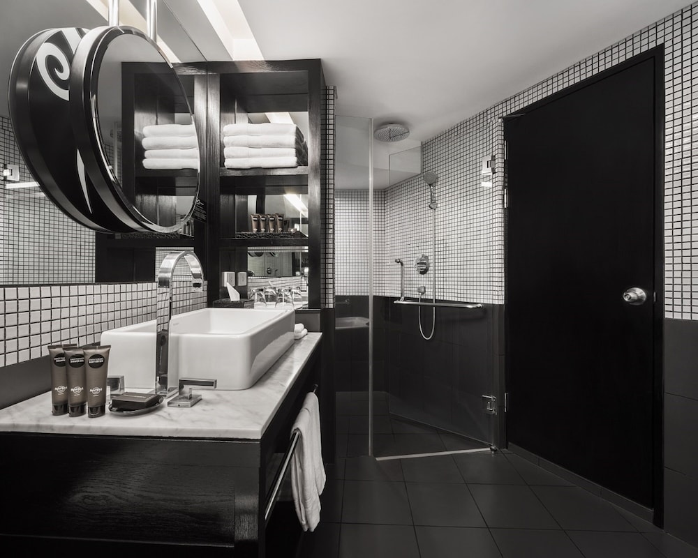Gold Suite - Newly Renovated