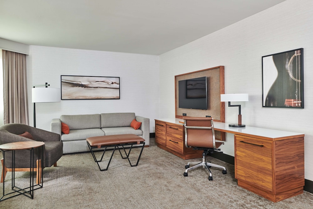 Suite, 1 King Bed, Jetted Tub (Kitchen) - Photo 8